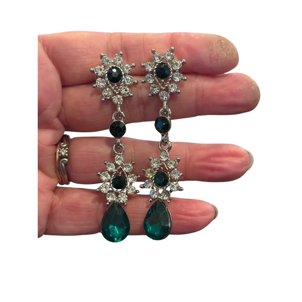 Vintage Emerald Green Rhinestone Drop Earrings Silver Tone Statement Dangle Glam